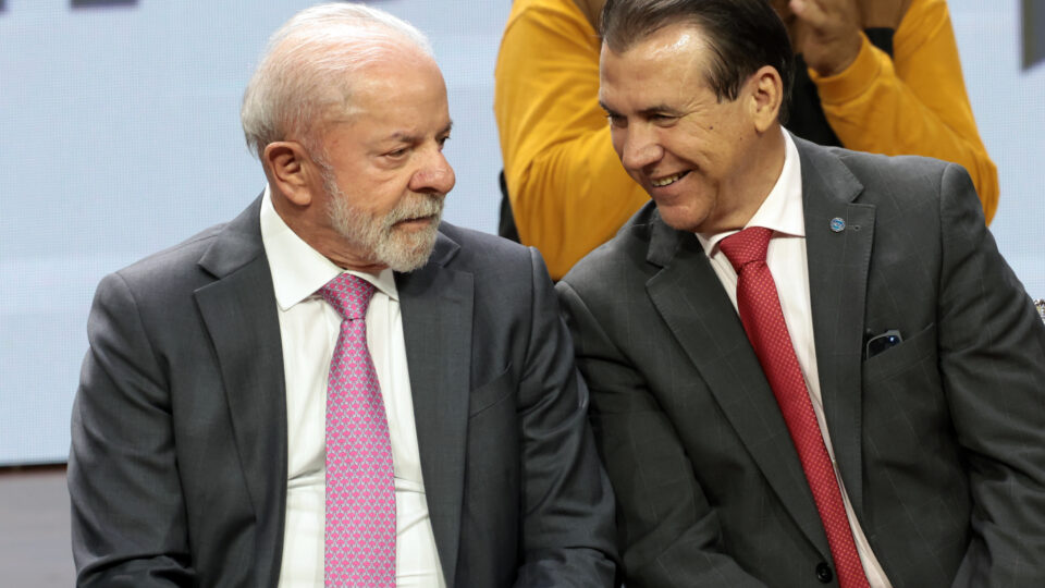 Marinho diz que governo defende redução imediata de jornada para 40 horas