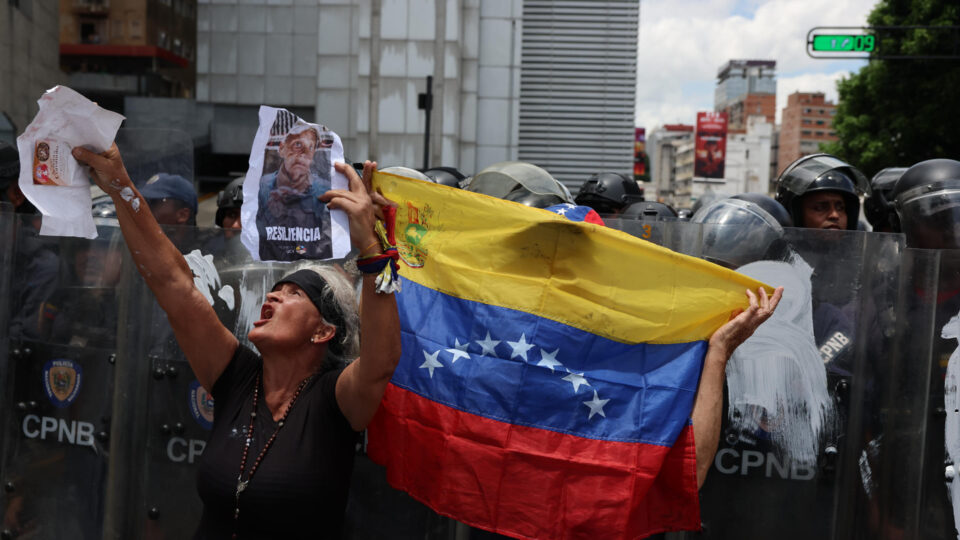 Liberdade após 23 anos: quem são os policiais que foram os presos políticos por mais tempo do chavismo