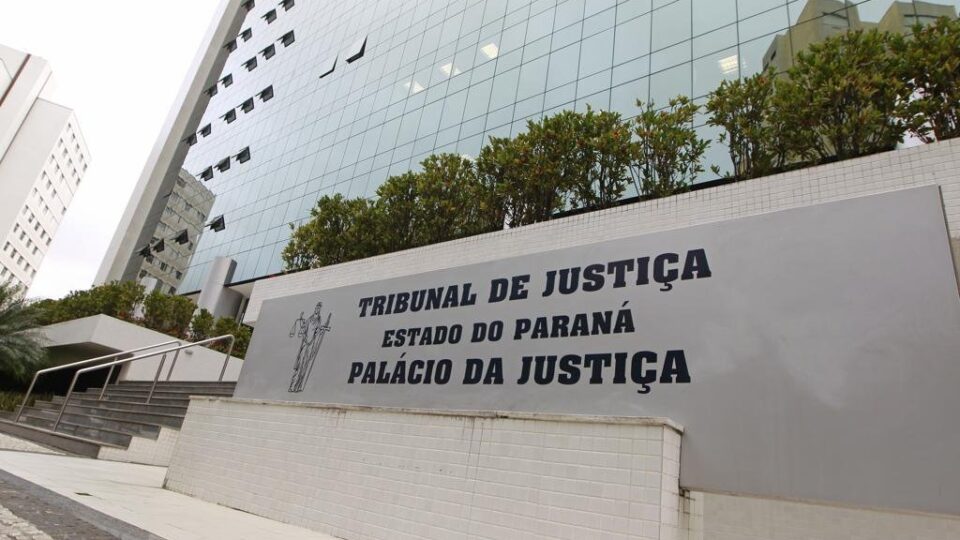 TJ-PR recua e desiste de bônus de R$ 14 mil para juízes