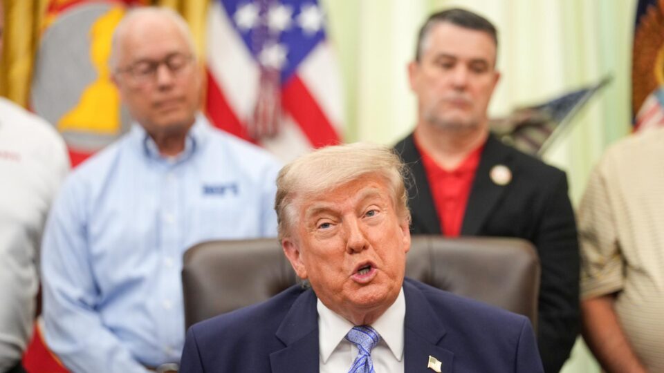 Trump elogia presidente de direita e anuncia envio de 5 mil soldados à Polônia