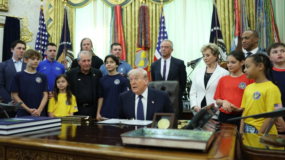 Após suspender Projeto Liberdade, Trump promete atacar Irã com mais “intensidade” se não houver acordo