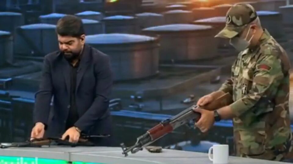 TV iraniana ensina espectadores a usar fuzis