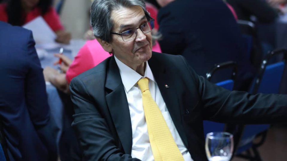 Moraes e Dino votam contra recurso de Roberto Jefferson sobre multa de R$ 452 mil