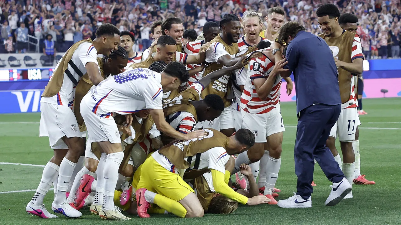 EUA estreiam na Copa em casa com ‘atropelo’ sobre o Paraguai