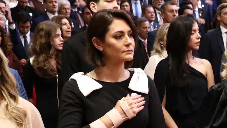 Bate-boca com Flávio foi pior para Michelle, avaliam caciques partidários