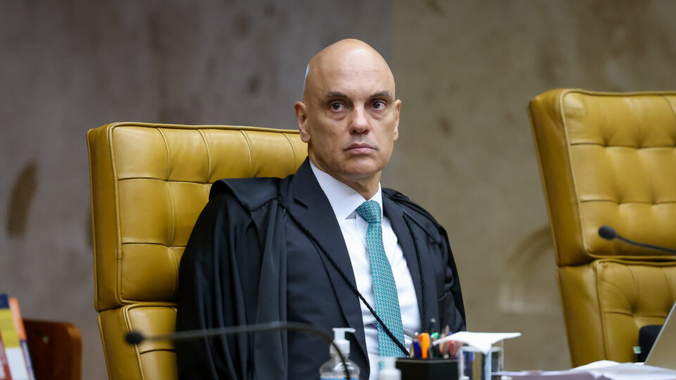 Moraes suspende julgamento sobre requisitos para porte de arma de GCMs
