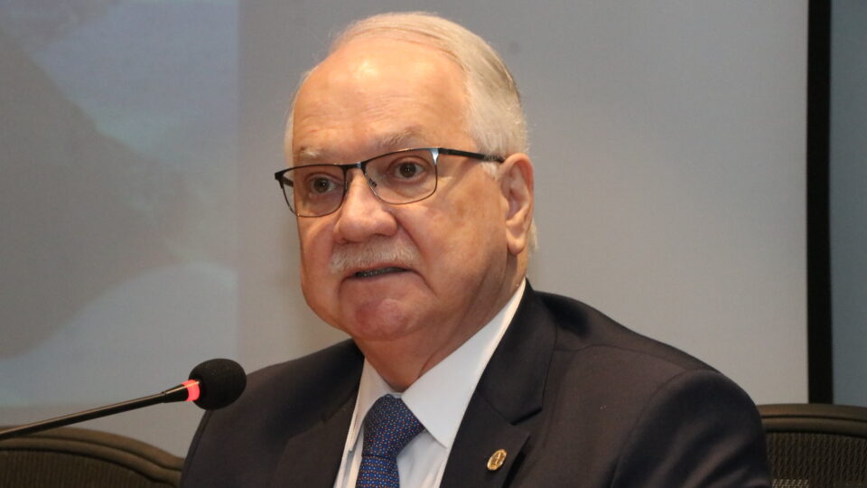 Fachin defende regulamentação da IA, mas reconhece desafio de interpretação