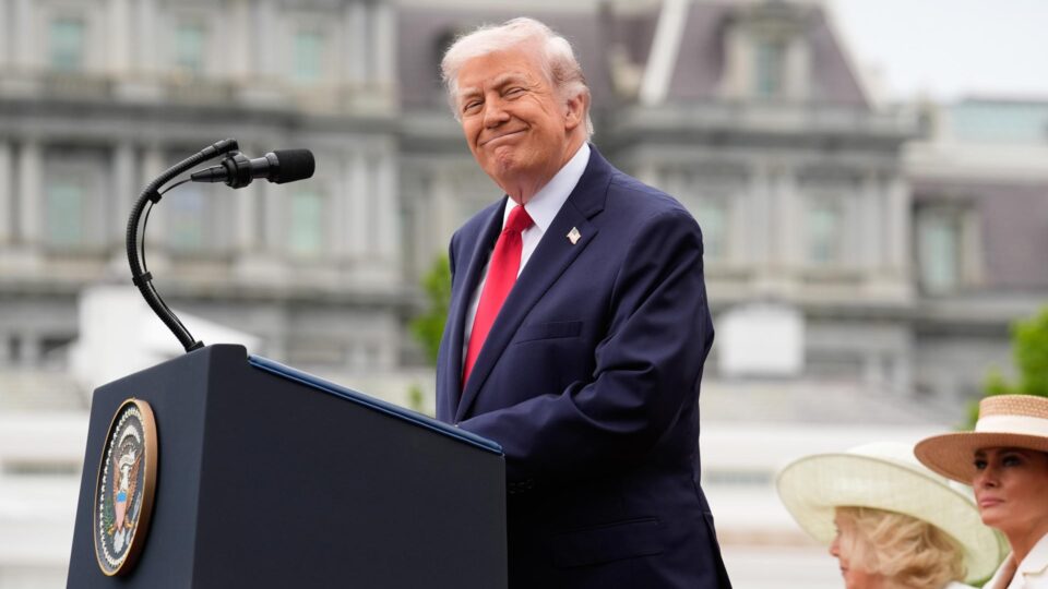 Donald Trump anuncia acordo de paz com Irã e reabertura do Estreito de Ormuz