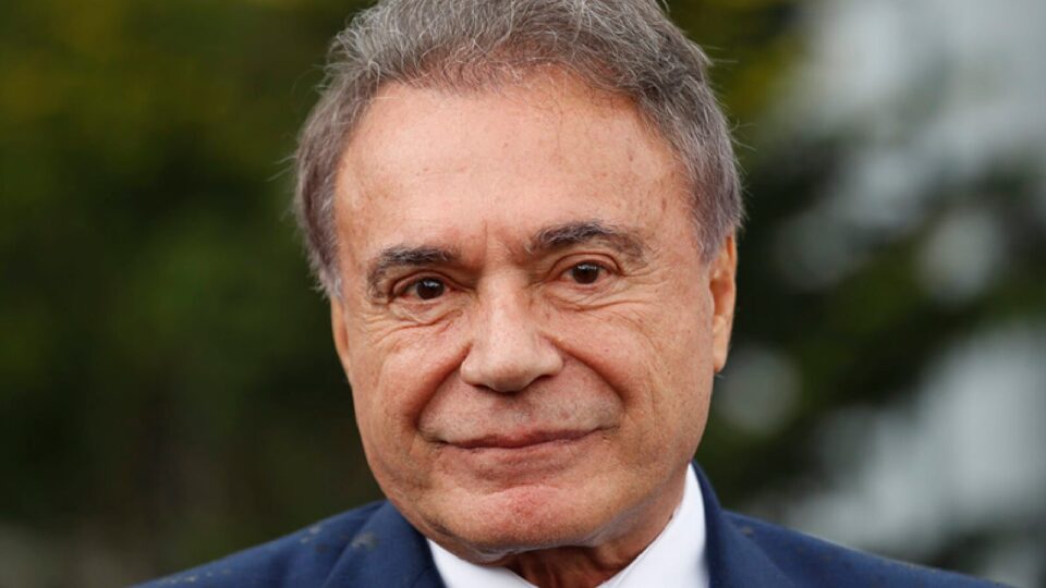 Alvaro Dias condiciona candidatura ao Senado à formação de aliança no Paraná