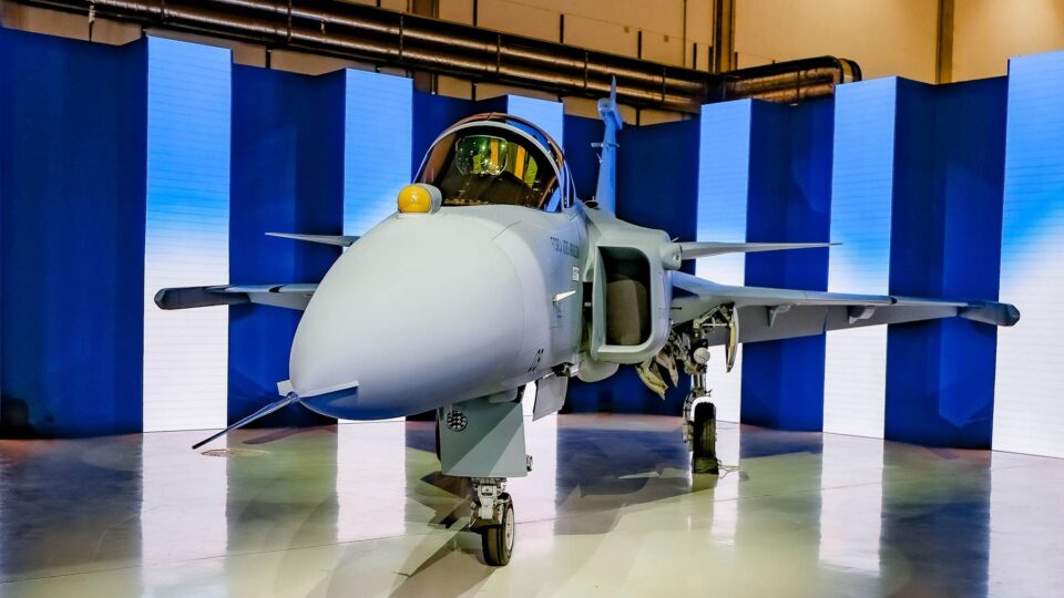 Brasil anuncia intenção de comprar mais 20 caças Gripen