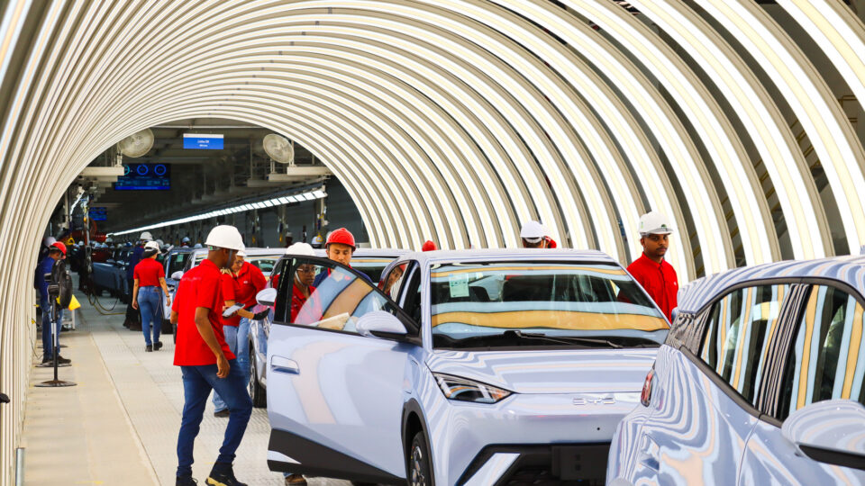 Governo prorroga incentivo fiscal que beneficia BYD e desagrada montadoras
