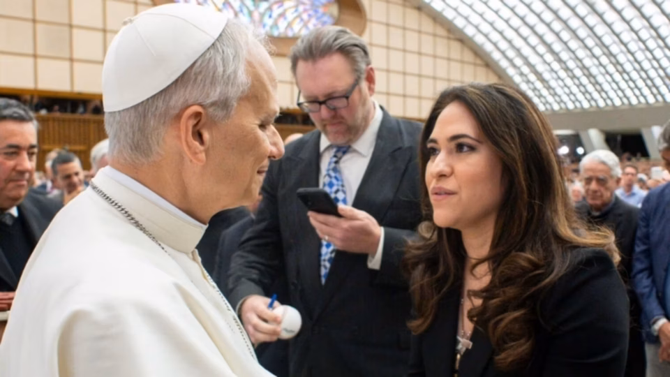 Papa nomeia mulher sem votos religiosos para liderar dicastério pela 1ª vez