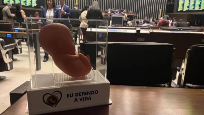 Senado analisa projeto contra norma do Conanda que facilita aborto em menores