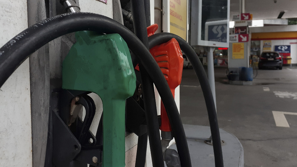Curitiba aparece entre as capitais com gasolina mais cara do Brasil