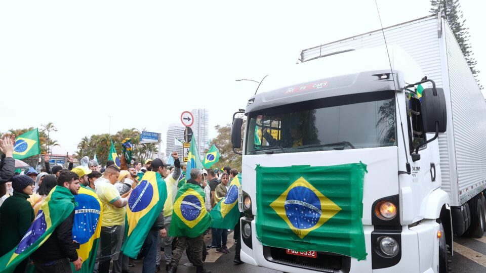 Deputados aprovam anulação de R$ 7 bilhões em multas de Moraes a caminhoneiros