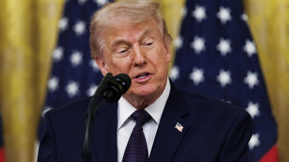 Tribunal de apelações dos EUA mantém tarifa global de Trump