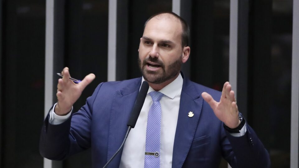 Eduardo Bolsonaro defende rompimento com Novo após críticas de Zema