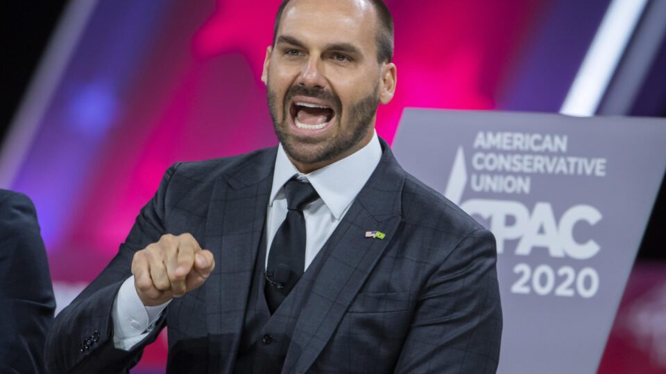 Eduardo Bolsonaro nega ter sugerido troca do Pix pelo Zelle