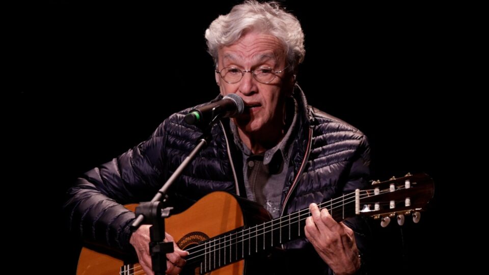 Em entrevista a jornal espanhol, Caetano Veloso diz que “Brasil não pode ser salvo”