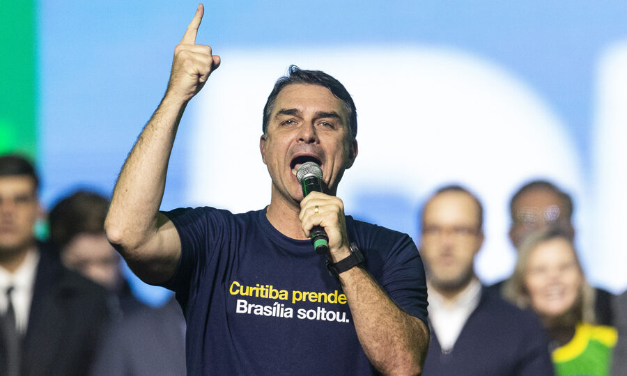Flávio busca fortalecer palanques estaduais e acirra embate com Lula 