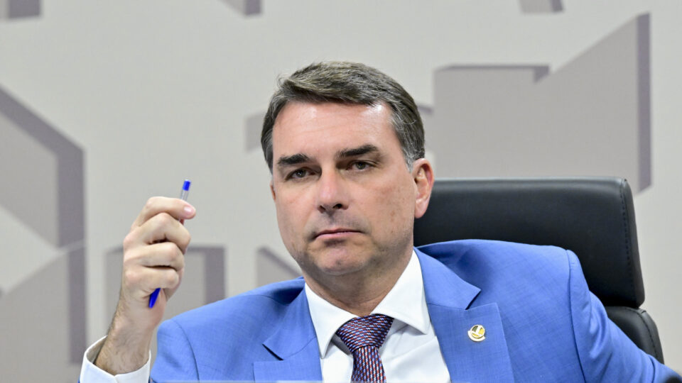 Os eleitores que Flávio Bolsonaro precisa recuperar após áudio a Vorcaro, segundo pesquisa