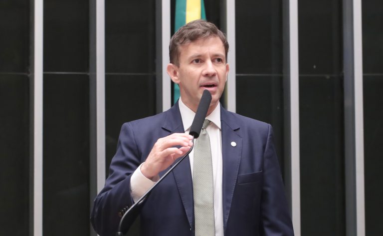 Projeto isenta de taxa de vestibular estudante de área afetada por desastre natural