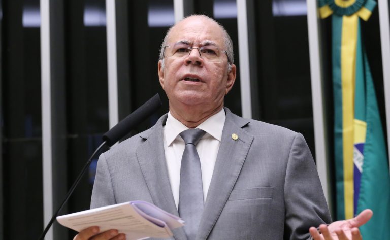 Comissão aprova inclusão de técnicos agrícolas em programa de habitação rural