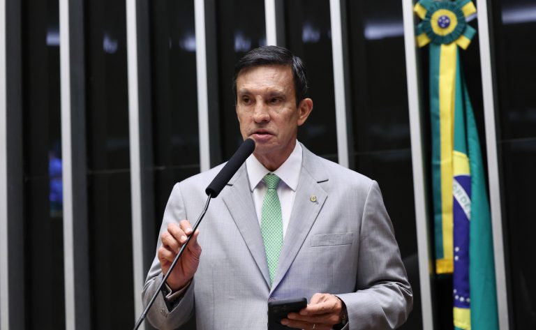 Projeto proíbe fornecimento de alimentos ultraprocessados em transportes de passageiros