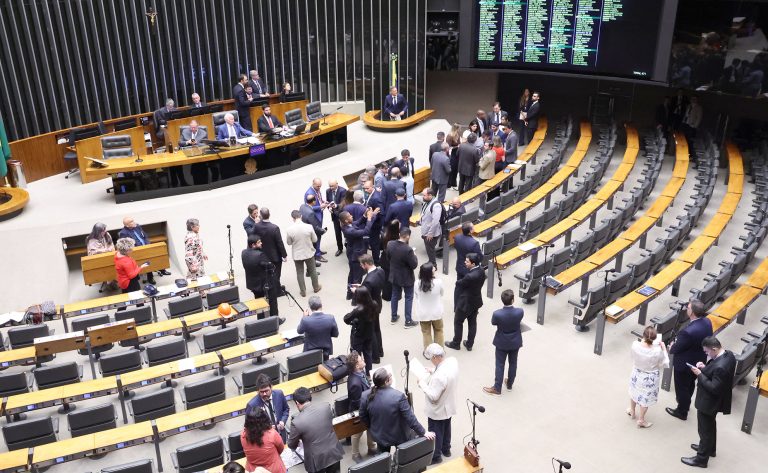Câmara aprova acordo de cooperação espacial assinado entre Brasil e Venezuela em 2008