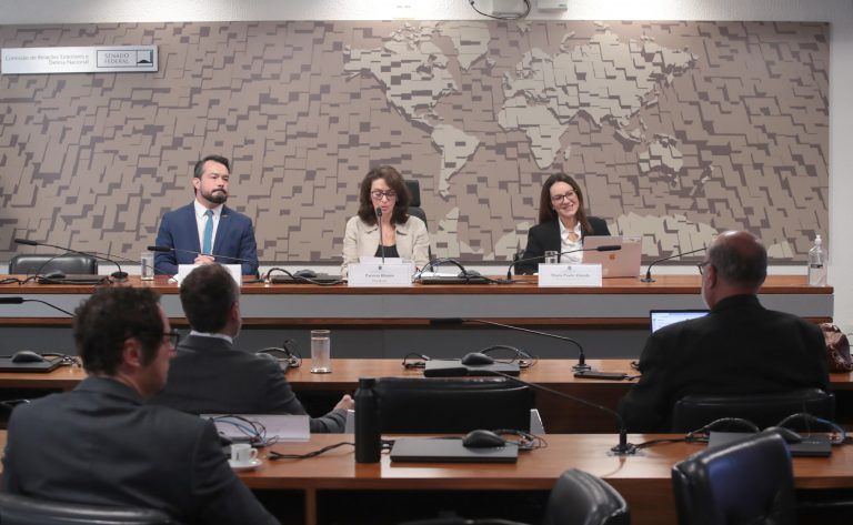 Especialistas defendem mudança na legislação e melhoria na fiscalização para evitar fake news nas eleições