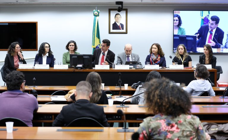 Especialistas defendem na Câmara imposto seletivo para alimentos que contribuem para obesidade
