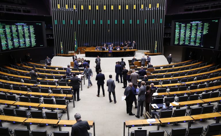 Câmara aprova projeto que inclui procuradorias Federal e do Banco Central na direção superior da AGU