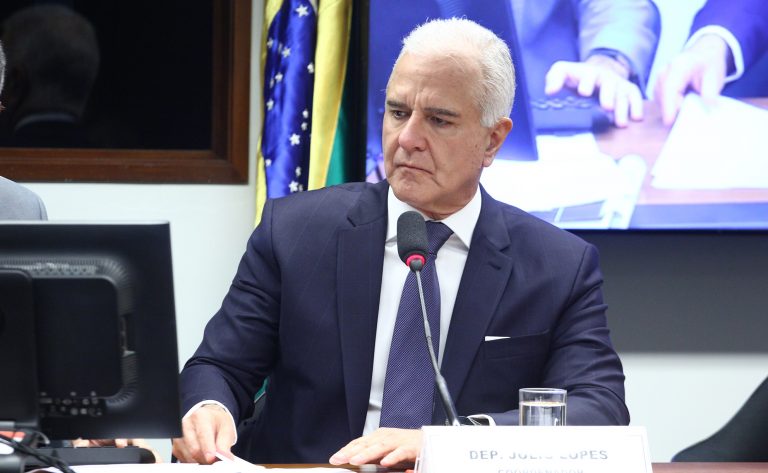 Comissão aprova exigência de biometria e geolocalização para abrir micro e pequenas empresas