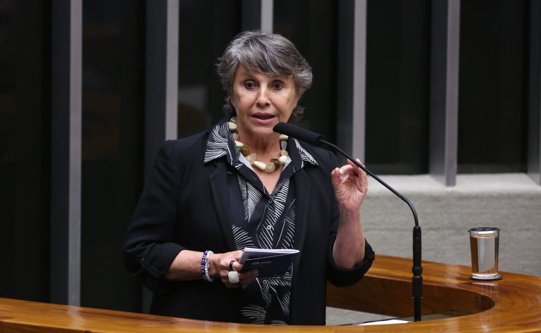 Comissão discute combate a infecções sexualmente transmissíveis entre mulheres; participe