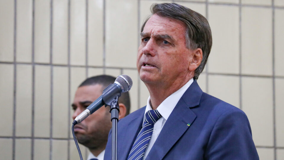 Corte militar analisa recurso de Bolsonaro em ação sobre perda de patente