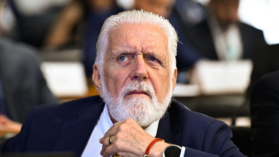 Jaques Wagner critica foto de dinheiro apreendido e acusa PF de reeditar Lava Jato: “Patacoada”
