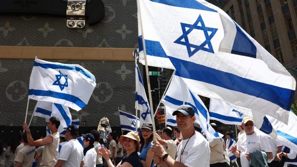 Mamdani não comparece ao desfile do Dia de Israel e é criticado: “Tapa na cara dos judeus de Nova York”