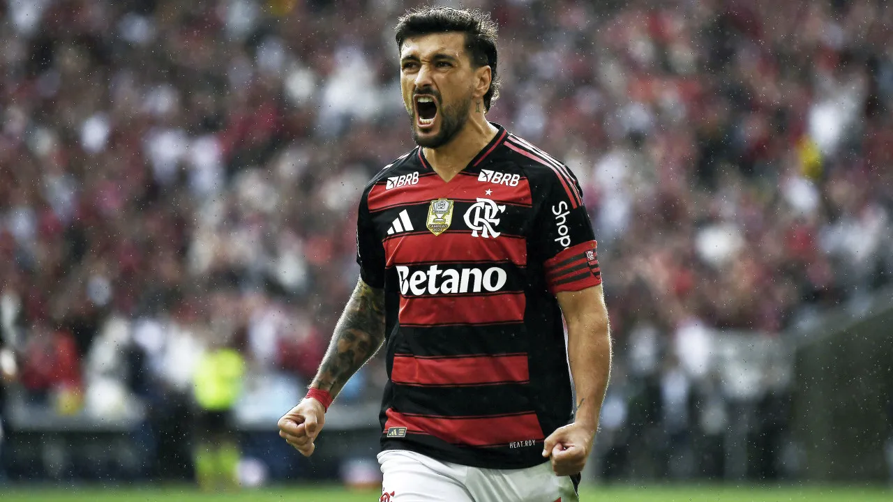 Arrascaeta tem lesão, ficará 21 dias fora e segue como dúvida, diz jornal