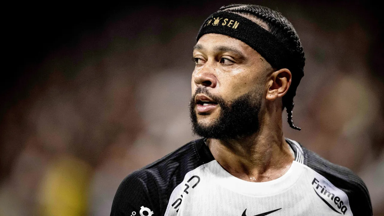 Corinthians formaliza proposta de renovação a Memphis e aguarda resposta