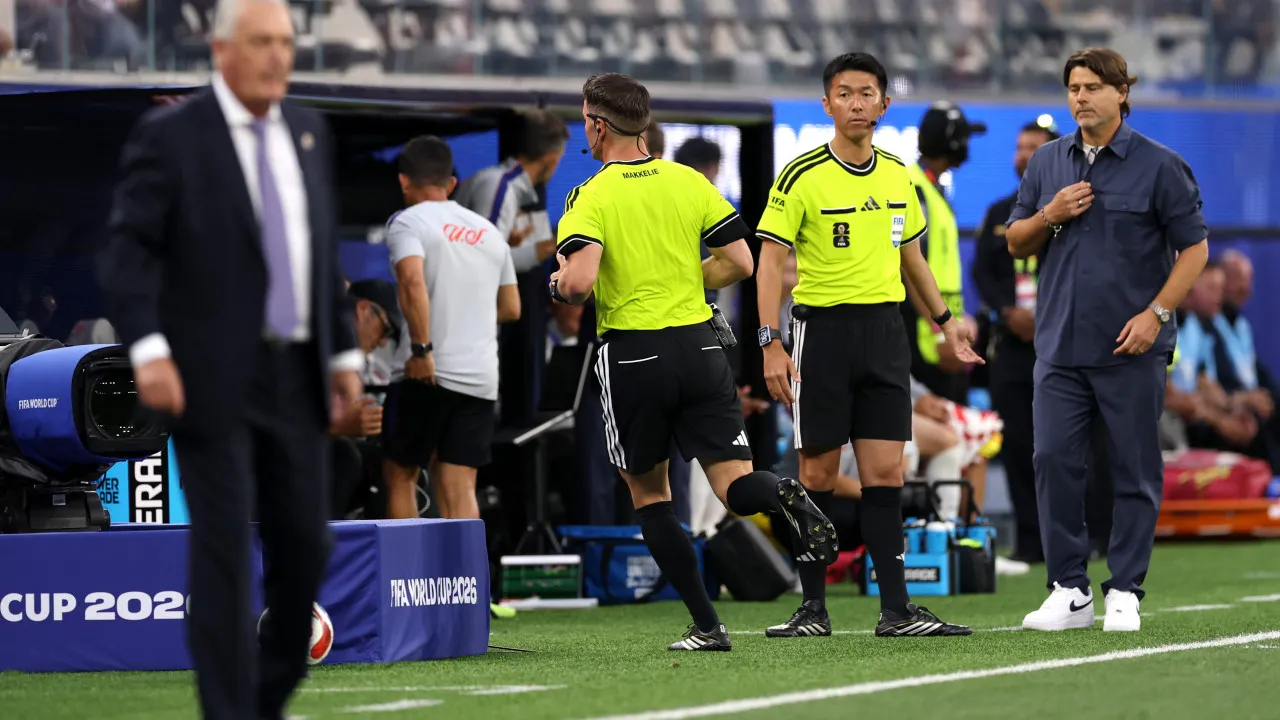 “O erro da Copa”. Árbitro espanhol viola protocolo e levanta polêmica