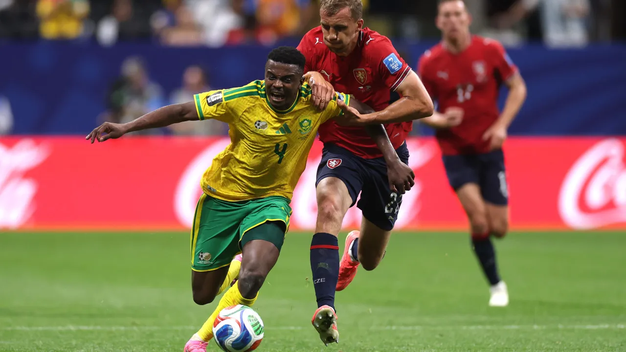 República Tcheca leva gol no fim e fica no empate contra a África do Sul