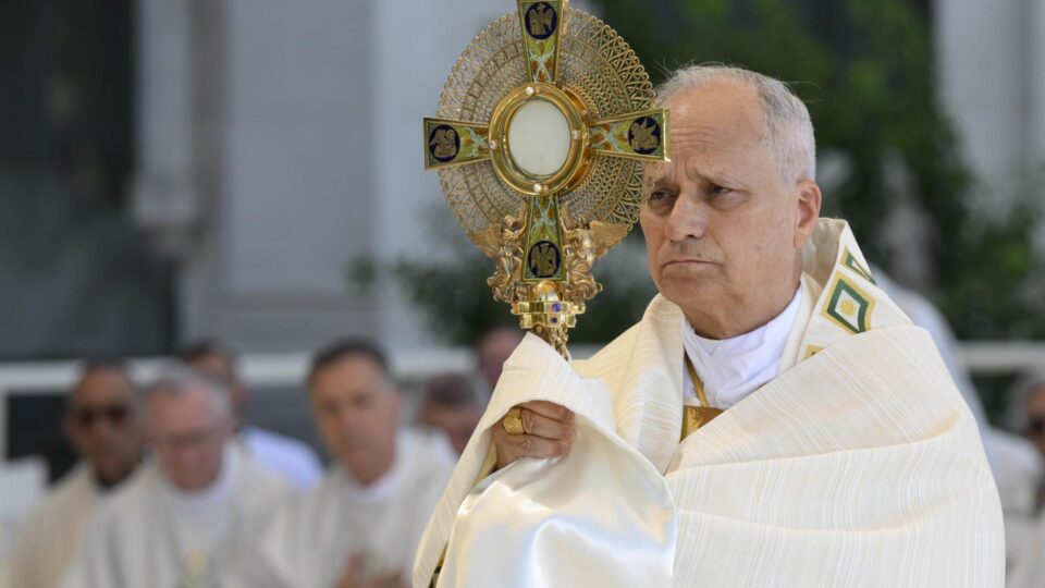 Papa Leão XIV brinca com falha de IA em discurso aos bispos espanhóis