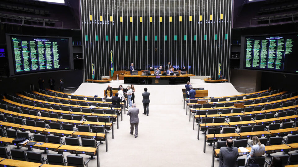 PEC da Segurança e impeachment no STF dominam discursos, mas empacam no Congresso