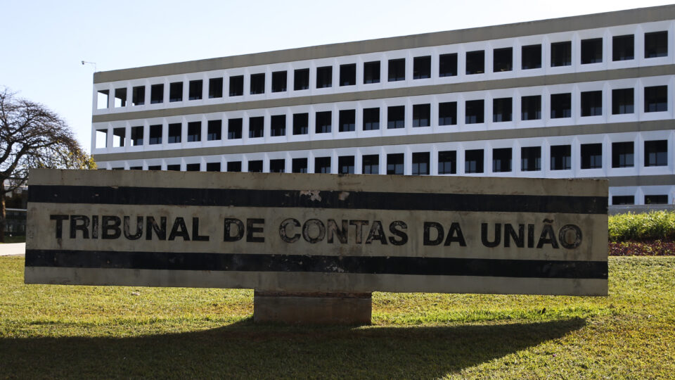 TCU arquiva denúncia de Flávio Bolsonaro contra ex-nora de Lula e encaminha caso ao TCE-SP