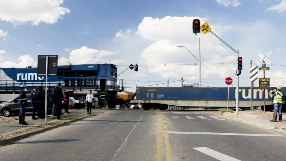 Nova concessão descarta contornos e mantém trens em áreas urbanas do Paraná até 2057