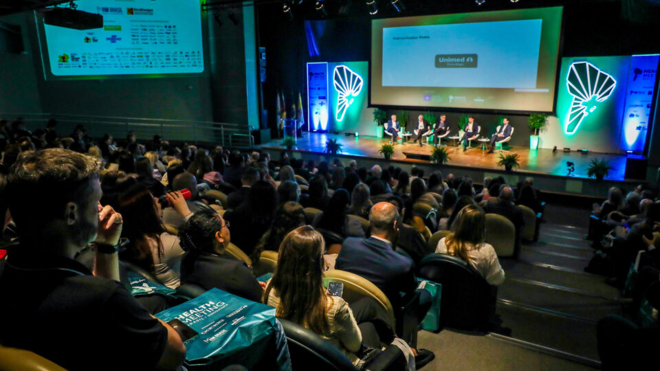 Da pesquisa ao turismo, saúde movimenta indústria bilionária no Brasil