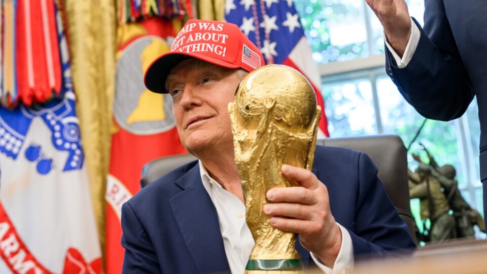 Trump diz que EUA viraram “um país do futebol” e sugere sediar outro Mundial