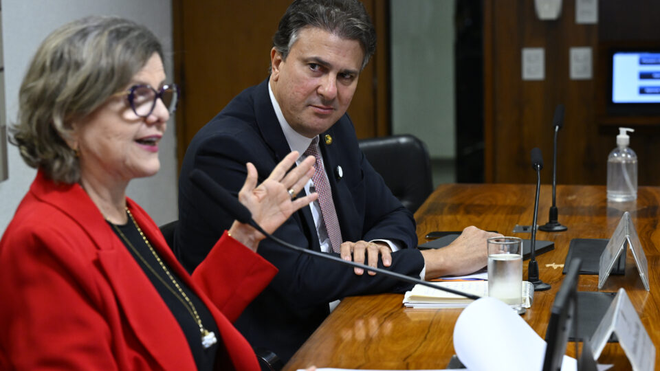 Camilo Santana é eleito presidente da Comissão de Educação do Senado