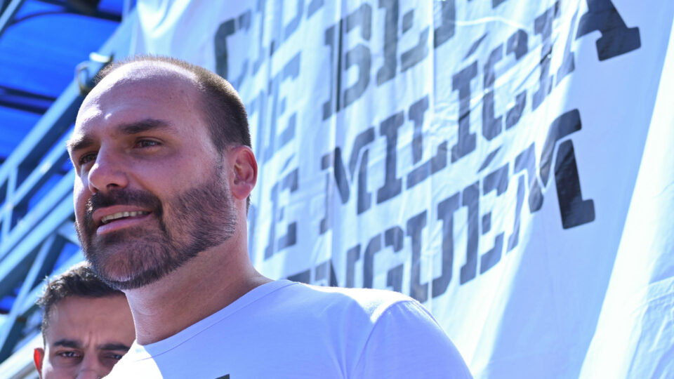 O que muda para Eduardo Bolsonaro com a obtenção do Green Card