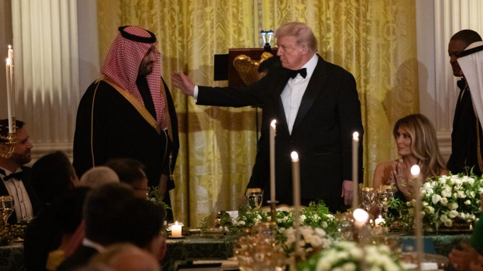 EUA firmam acordo com Arábia Saudita que permite desenvolvimento de programa nuclear